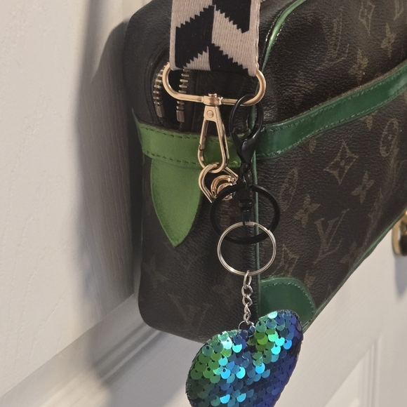 Louis Vuitton Purse Monogram - Picture 3 of 17